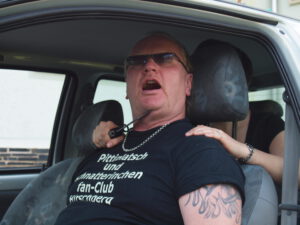 Mehr über den Artikel erfahren Selbstverteidigung im Kfz